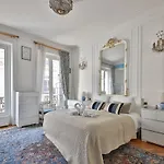 Luxurious apartment - Champs-Élysées