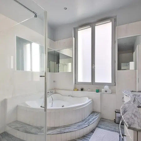 Luxurious - Champs-élysées
