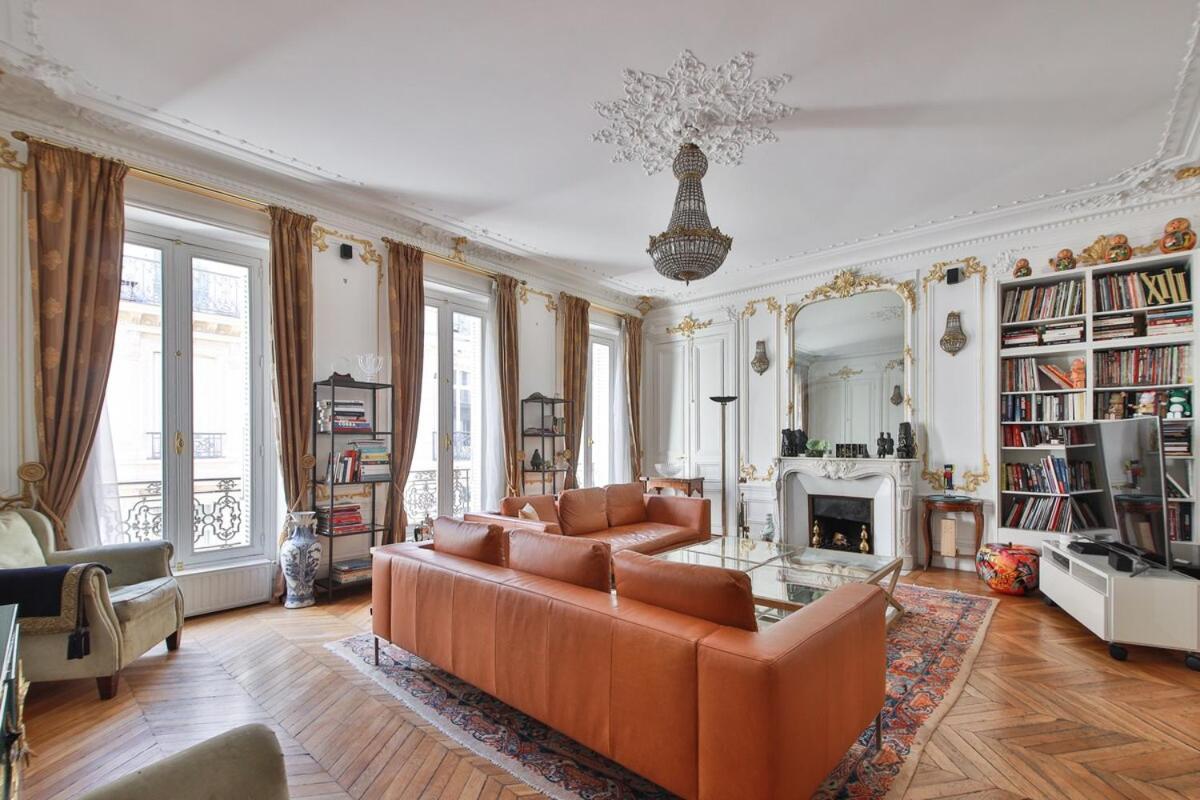 Luxurious - Champs-élysées Parigi